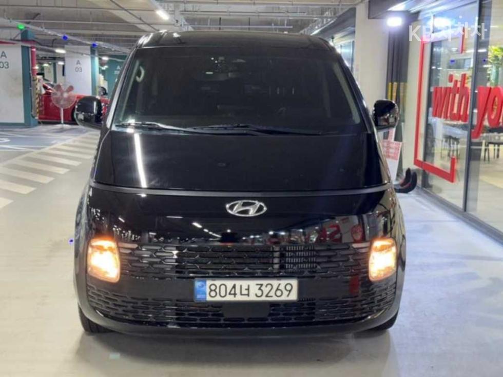 2023 hyundai Staria 2.2 Cargo 5 modern