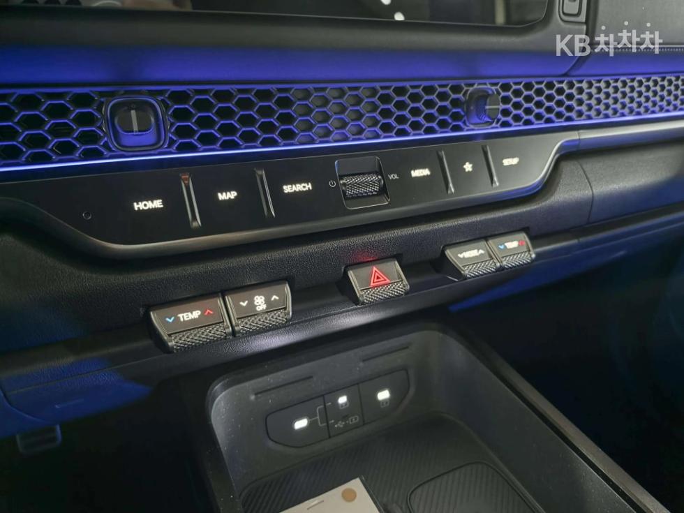 2025 Kia Used Car photo