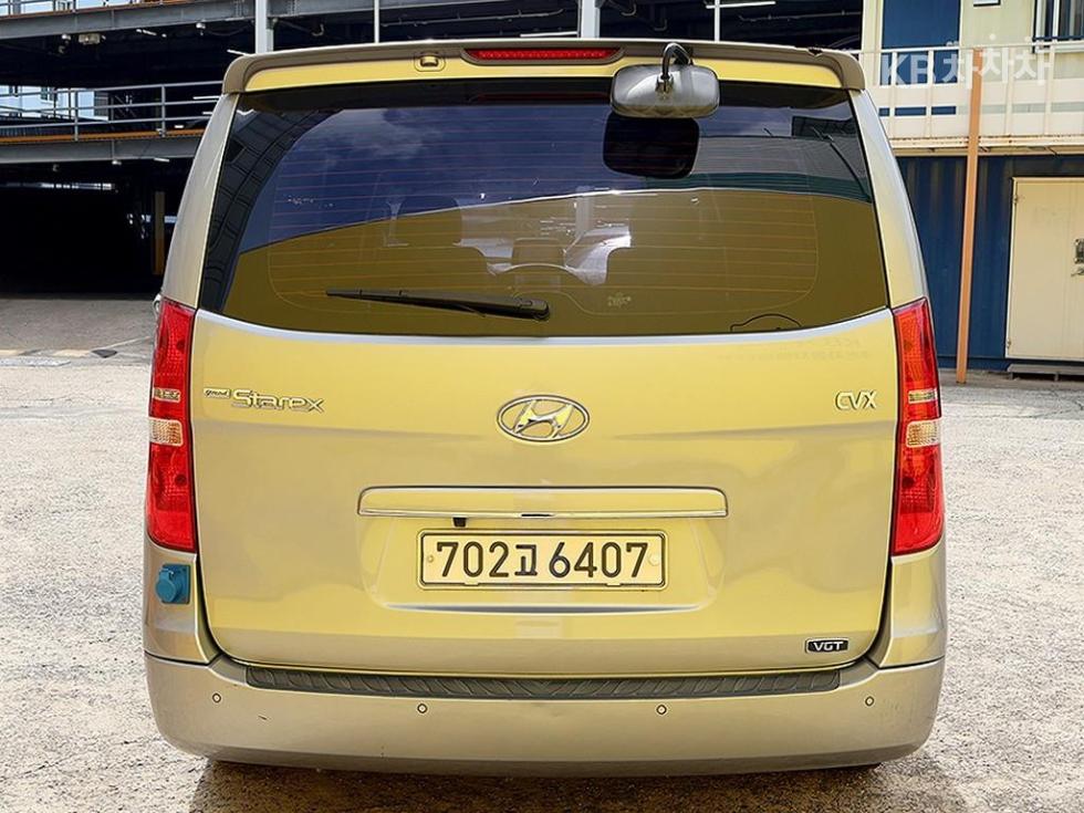 Hyundai Starex — miniaturë 3