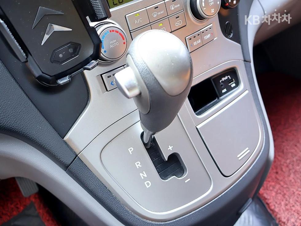 Hyundai Starex — miniaturë 7