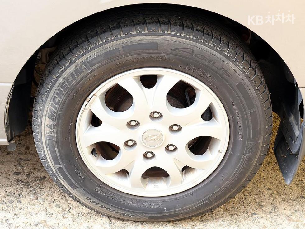 Hyundai Starex — miniaturë 17