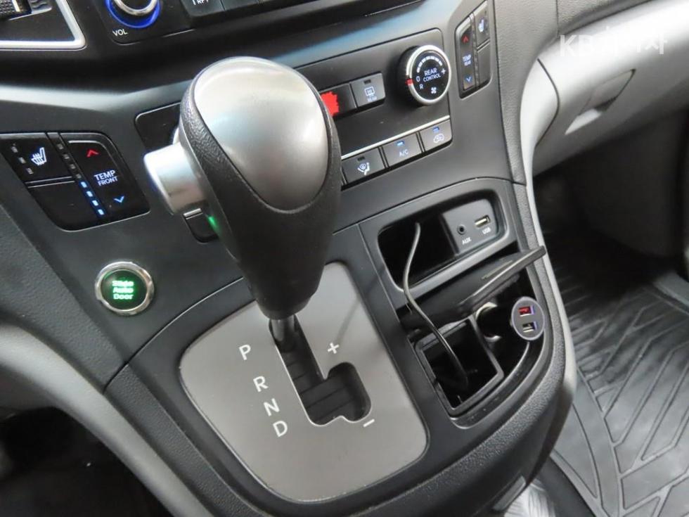 Hyundai Starex — miniaturë 13