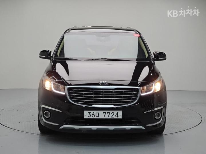 Kia Carnival — miniaturë 2