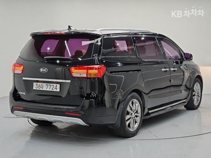 Kia Carnival — miniaturë 4