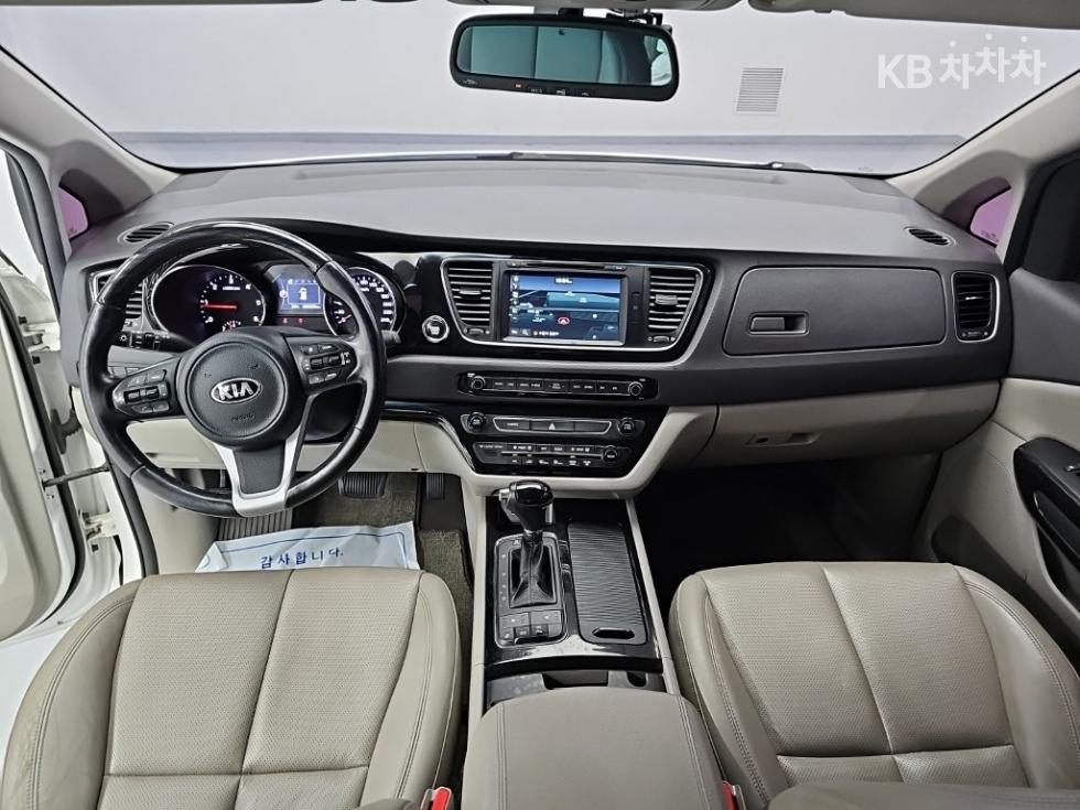 Kia Carnival — miniaturë 7
