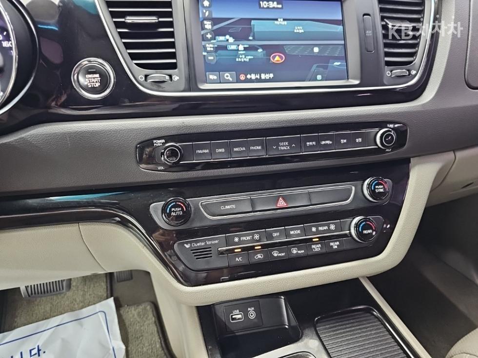 Kia Carnival — miniaturë 10
