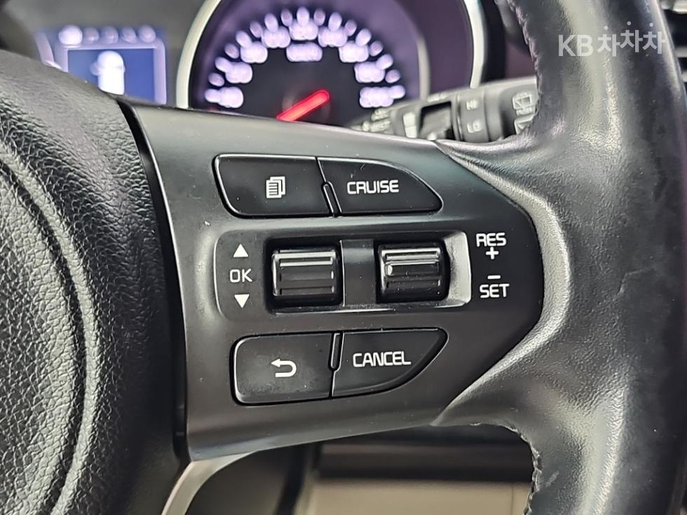 Kia Carnival — miniaturë 17