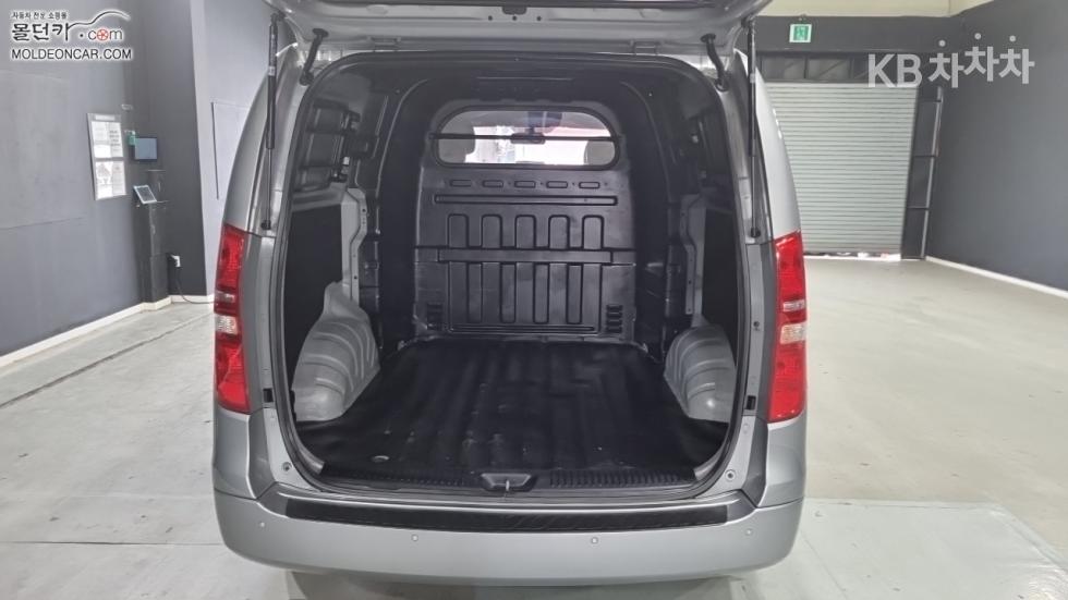 Hyundai Starex — miniaturë 18