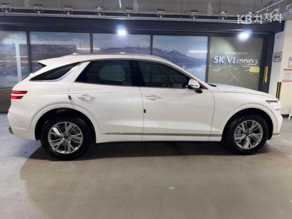 2024 Genesis GV70 photo