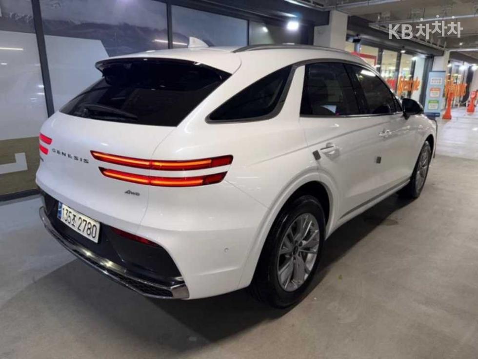 2024 Genesis GV70 photo