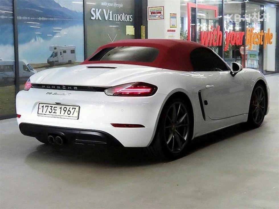 2017 Porsche 718 photo