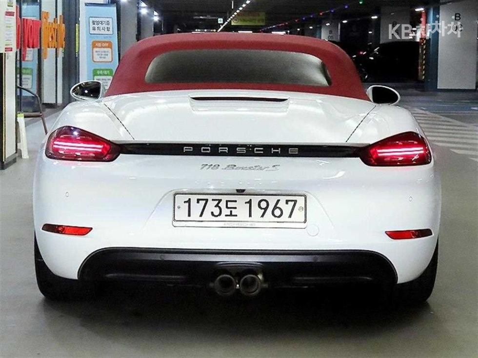 2017 Porsche 718 photo