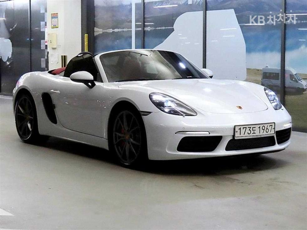 2017 Porsche 718 photo