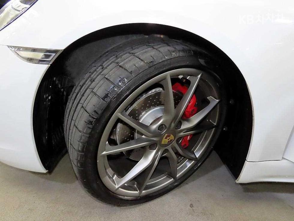 2017 Porsche 718 photo