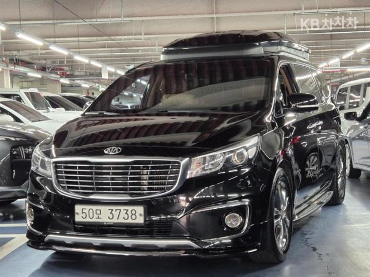 Kia Carnival 9  seats 2.2  diesel  noblesse — foto 1