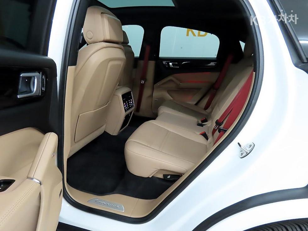 2022 Porsche (9Y0) photo