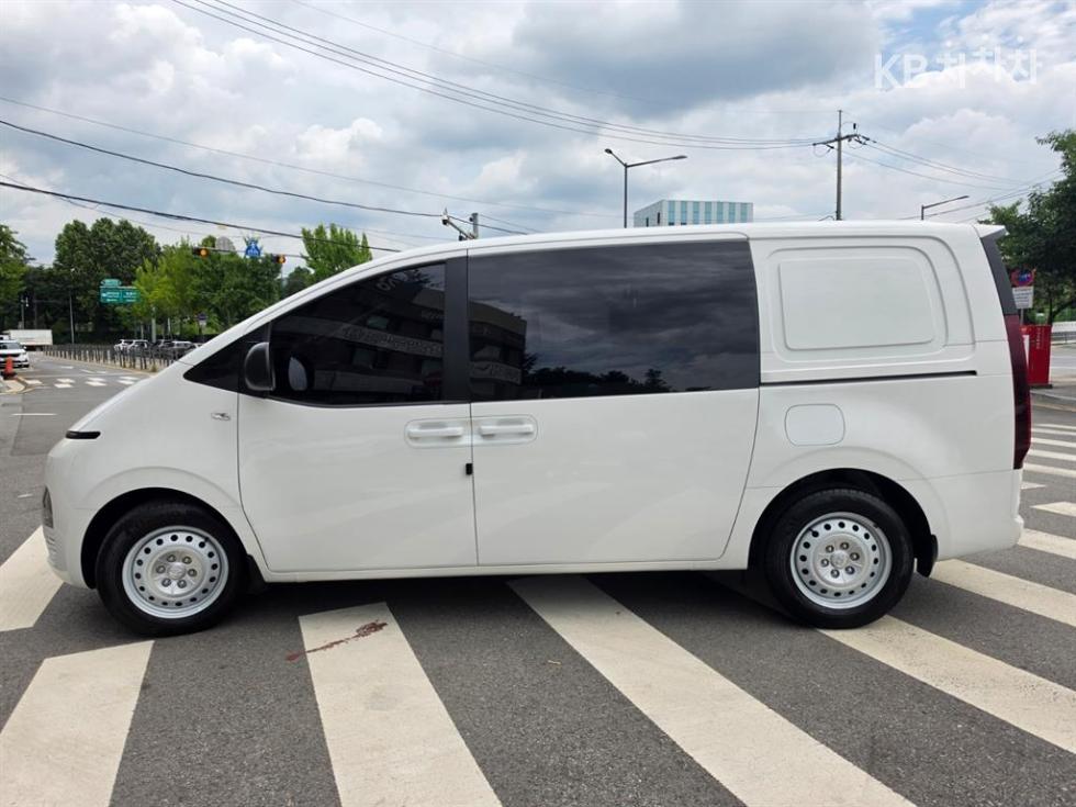 Hyundai Staria — miniaturë 3