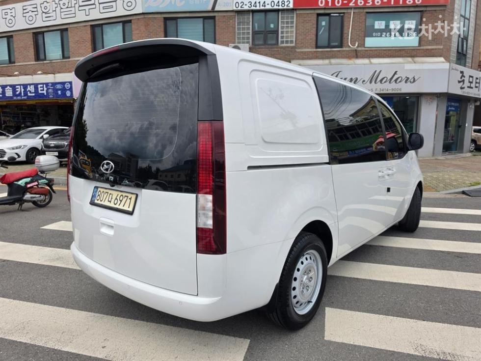 Hyundai Staria — miniaturë 6