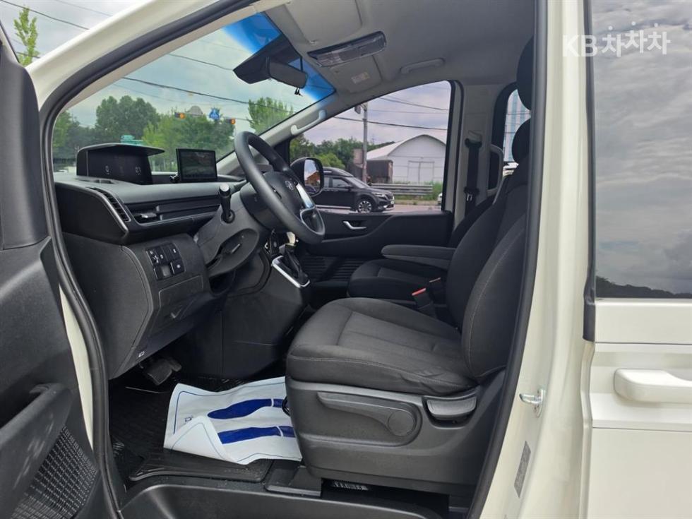 Hyundai Staria — miniaturë 10
