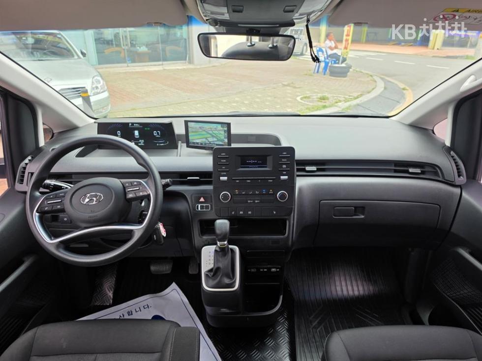 Hyundai Staria — miniaturë 12