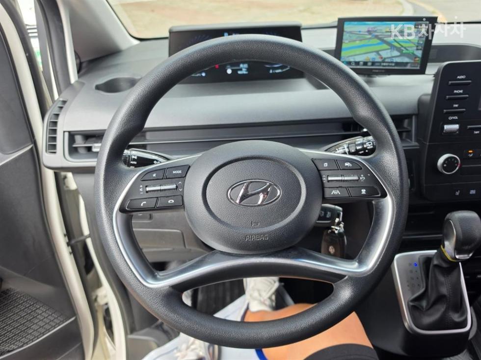 Hyundai Staria — miniaturë 13
