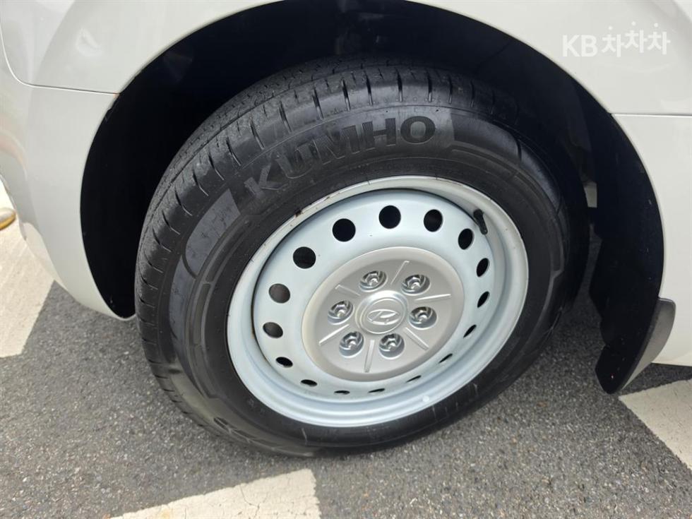 Hyundai Staria — miniaturë 19