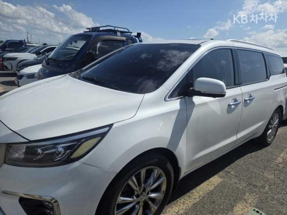 Kia Carnival — miniaturë 2