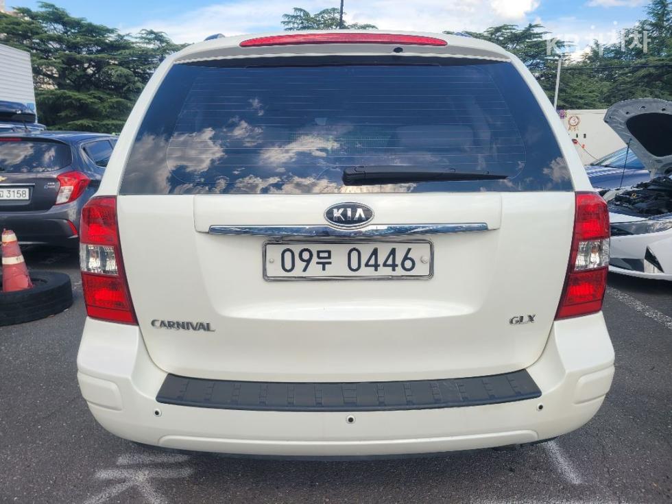 Kia Carnival — miniaturë 3