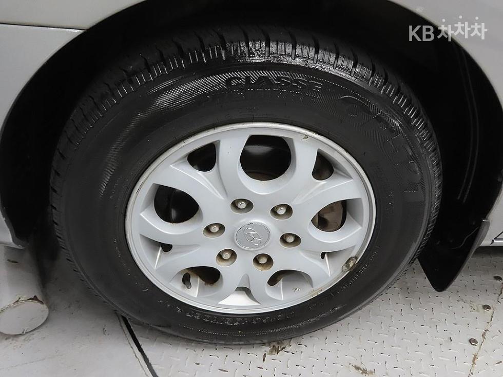 Hyundai Starex — miniaturë 5