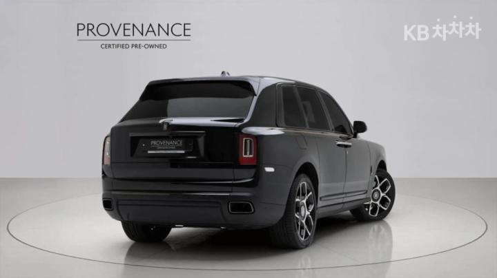Rolls-Royce Cullinan — miniaturë 2