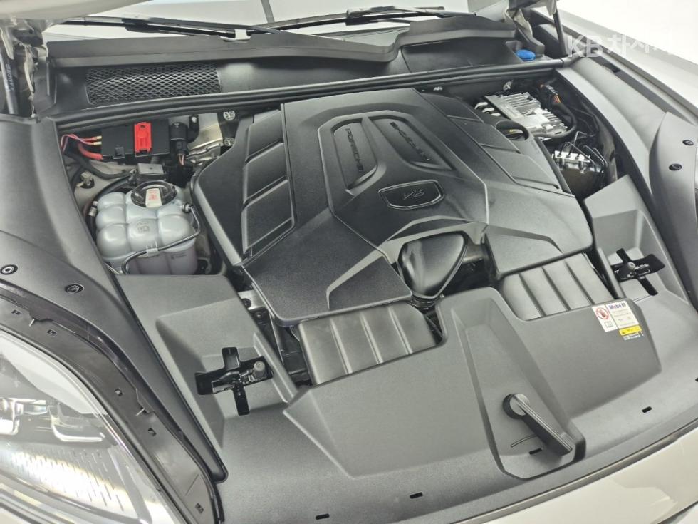 Porsche Cayenne — miniaturë 6