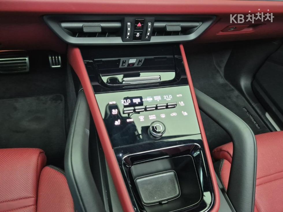 Porsche Cayenne — miniaturë 10
