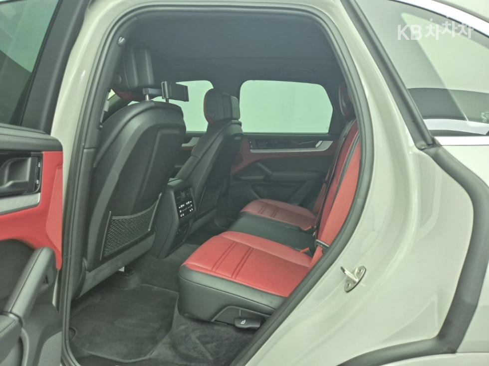 Porsche Cayenne — miniaturë 12