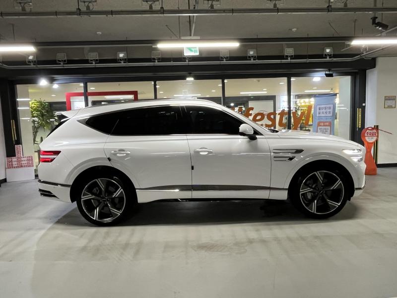 2024 Genesis GV80 photo