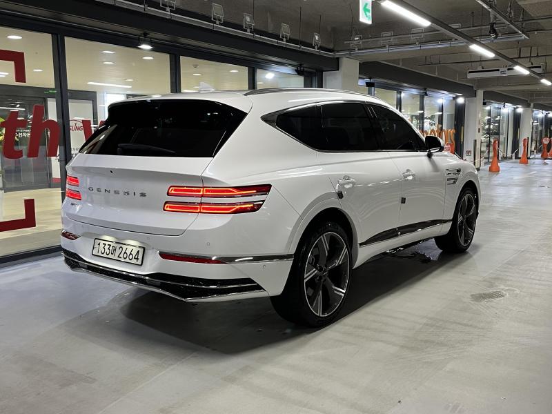 2024 Genesis GV80 photo