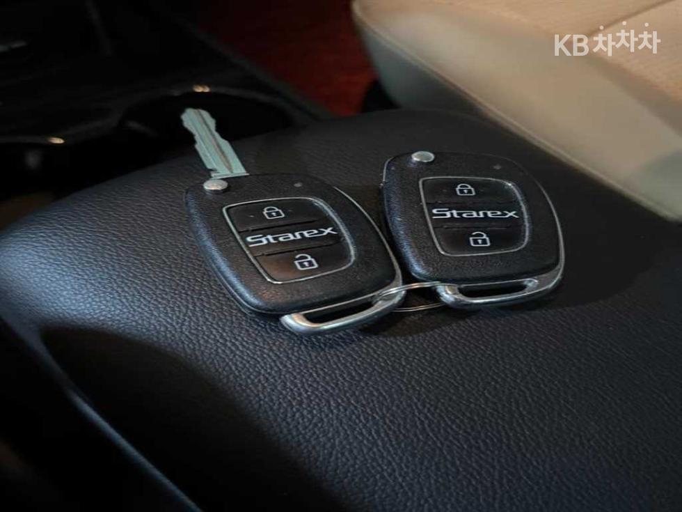 Hyundai Starex — miniaturë 16
