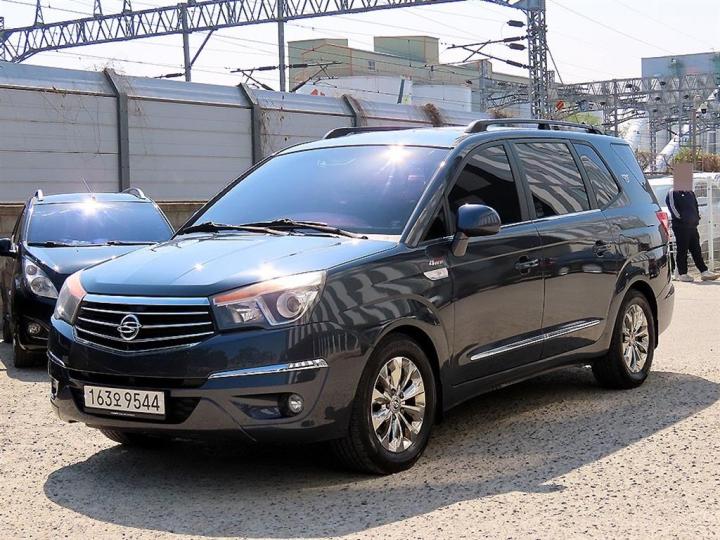 KG Mobility Korando Turismo 2016 photo 2