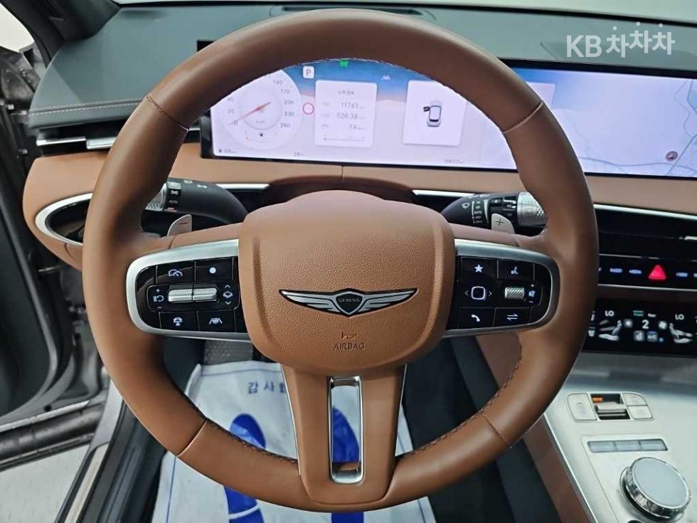 2024 Genesis GV70 photo