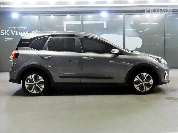 Kia Niro Plus 2022 photo 3