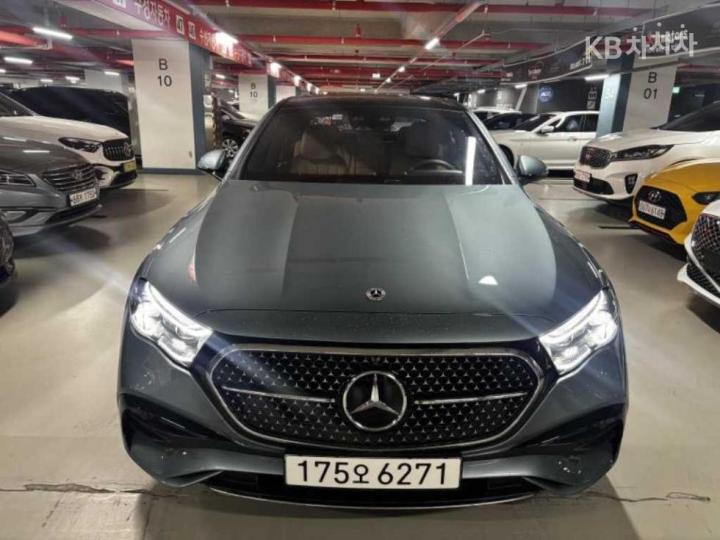 Mercedes-Benz E-klasse E300 4MATIC AMG Line — foto 1