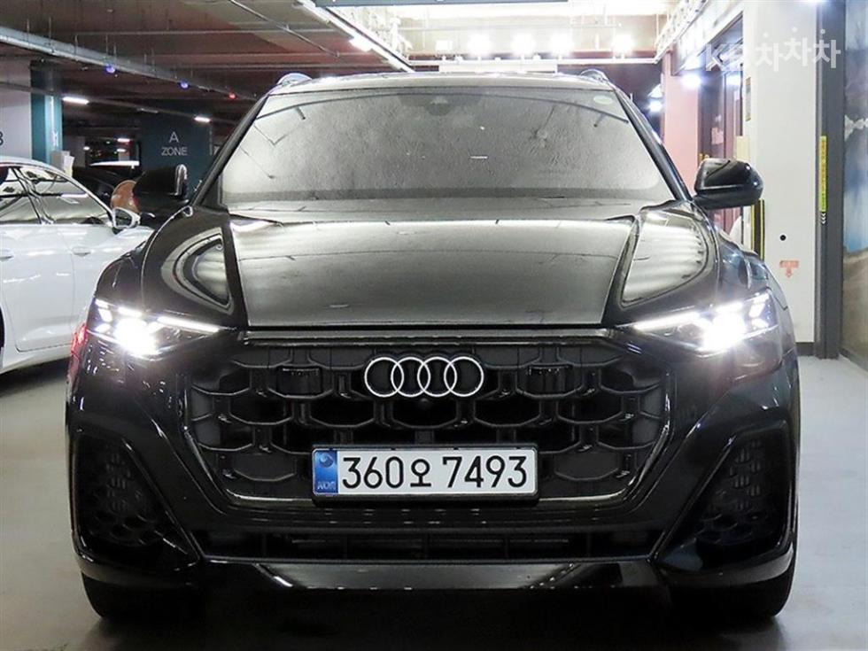 Audi Q8 — miniaturë 2