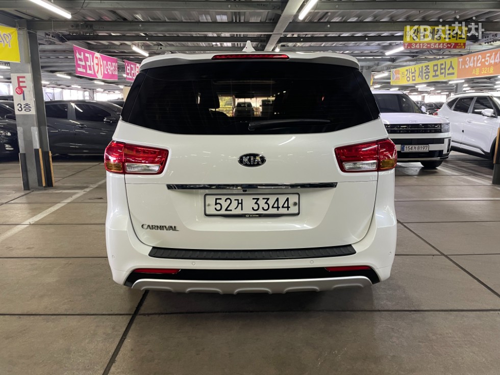 Kia Carnival — miniaturë 3