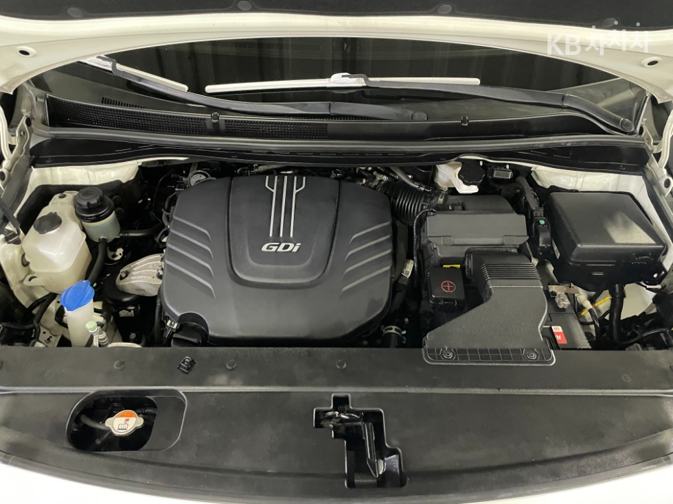 Kia Carnival — miniaturë 6