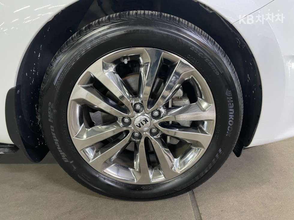 Kia Carnival — miniaturë 30