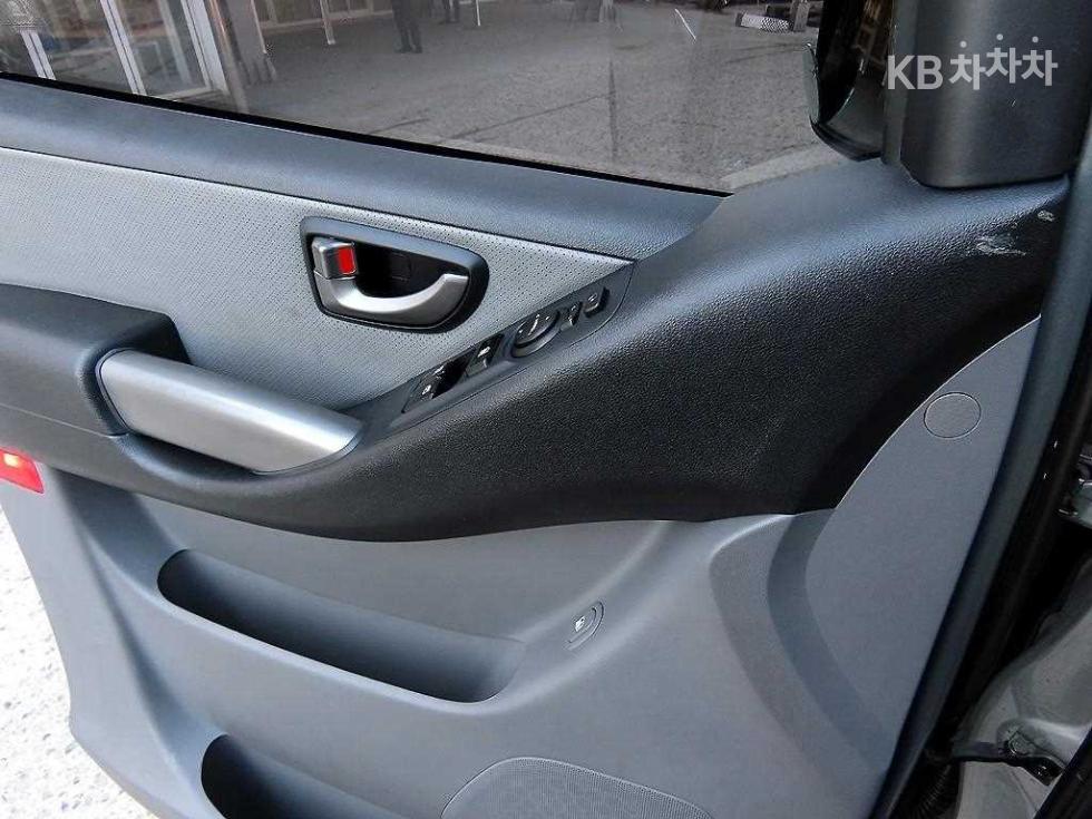 Hyundai Starex — miniaturë 10