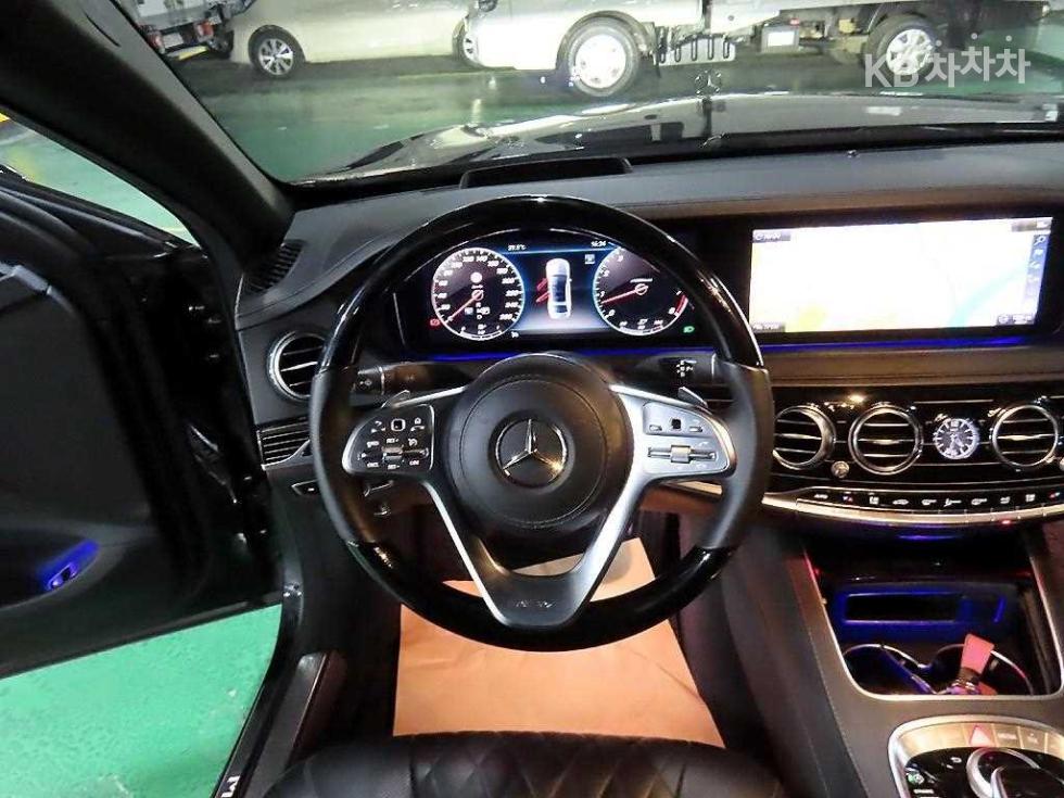 2021 Mercedes-Benz S photo
