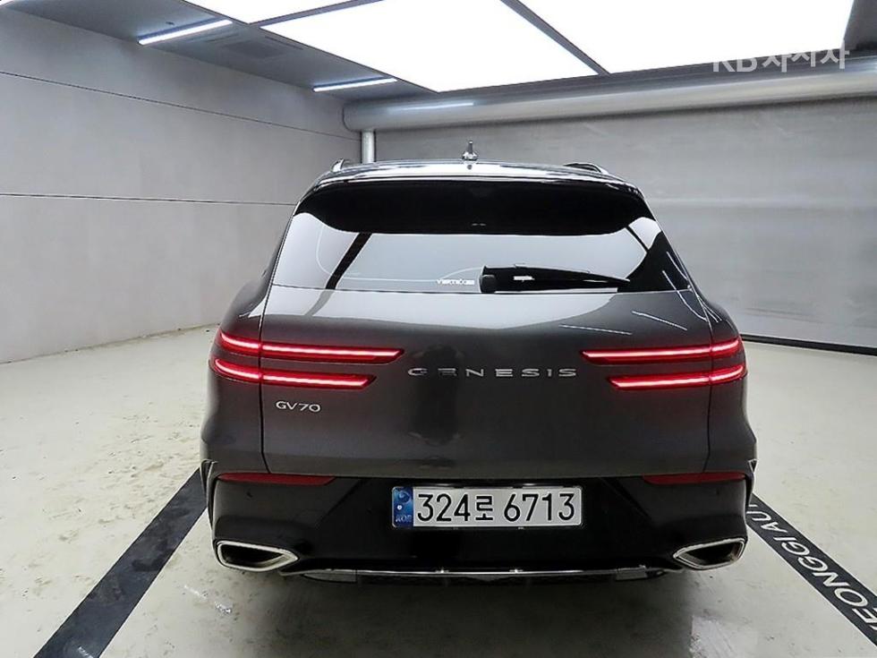 2024 Genesis GV70 photo