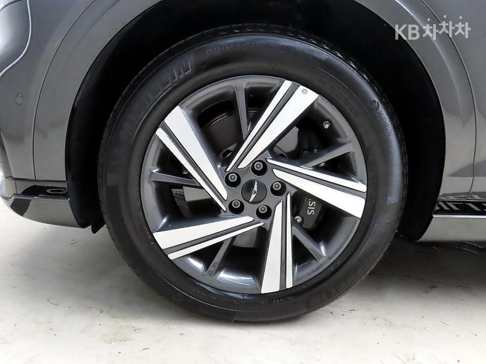 2024 Genesis GV70 photo