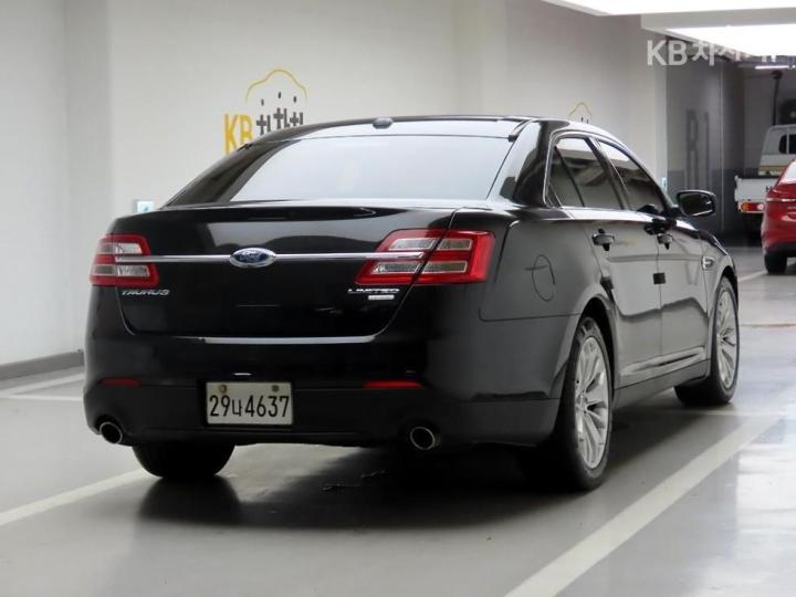Ford Taurus 2015 photo 4