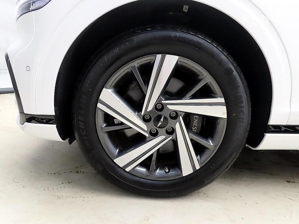 2024 Genesis GV70 photo